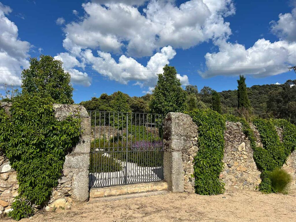 finca sierra de san vicente jardines casa de campo