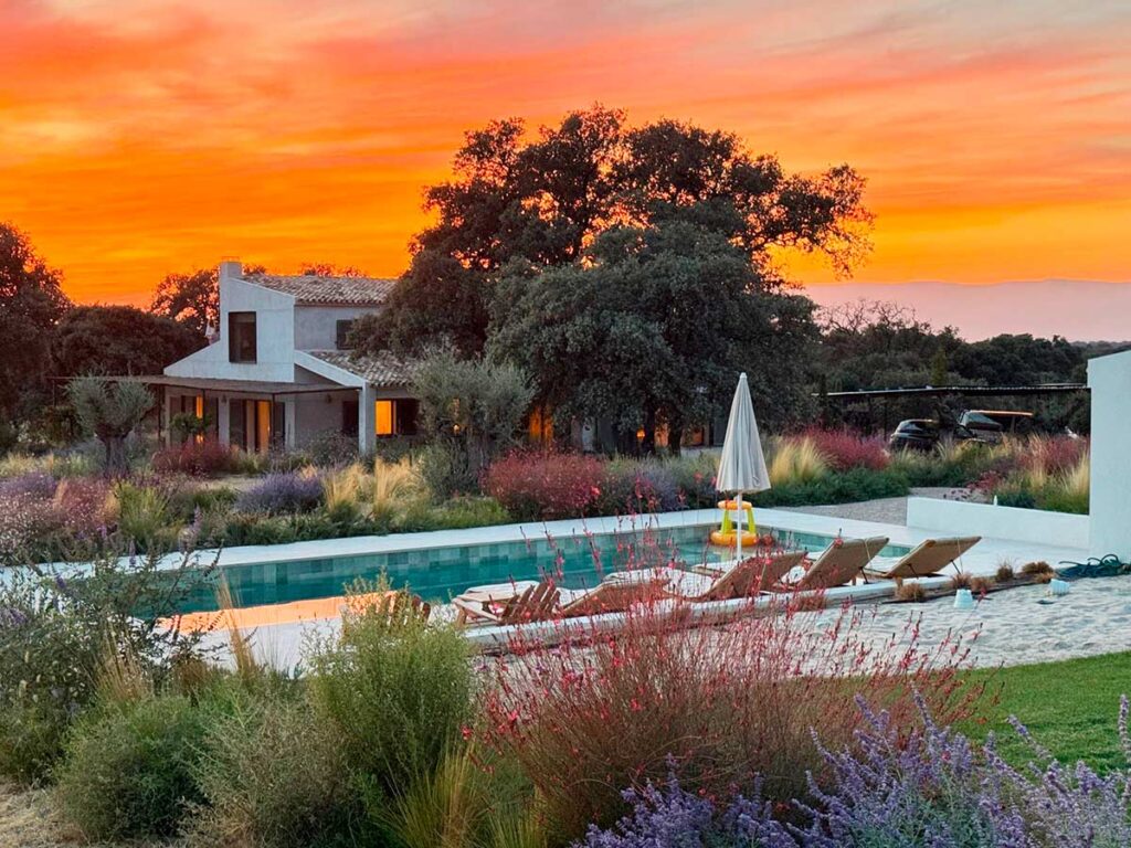 jardin en casa de campo oropesa