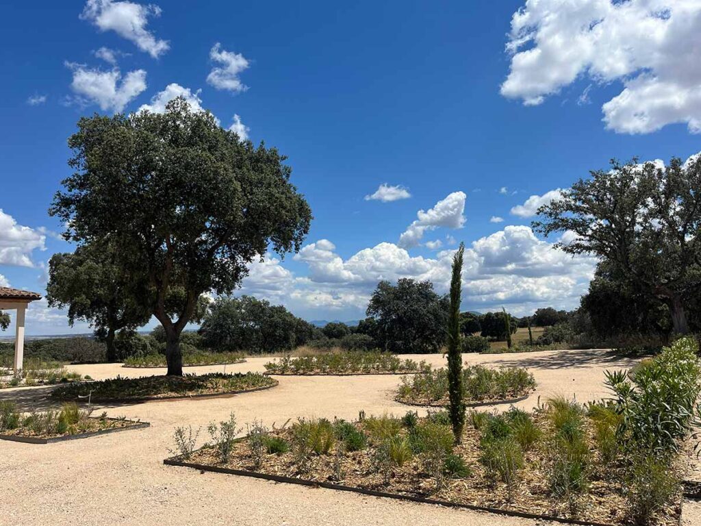 jardin en finca casa de campo en oropesa