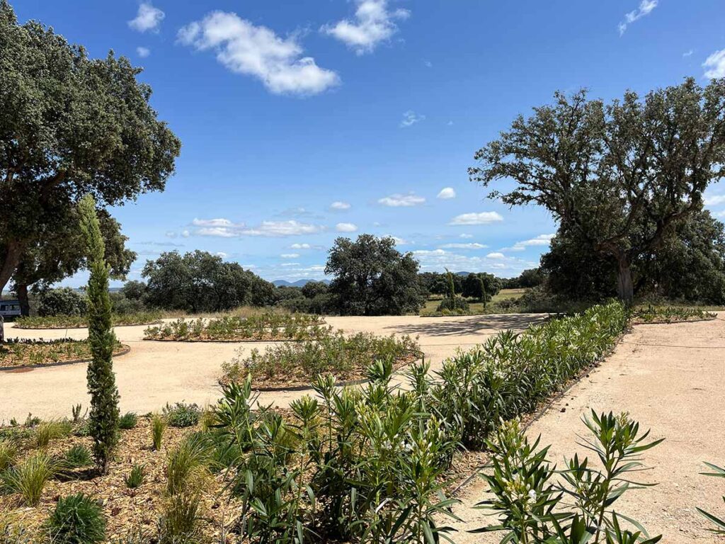 jardin en finca casa de campo en oropesa