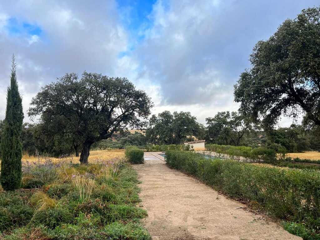 jardin en finca casa de campo en oropesa