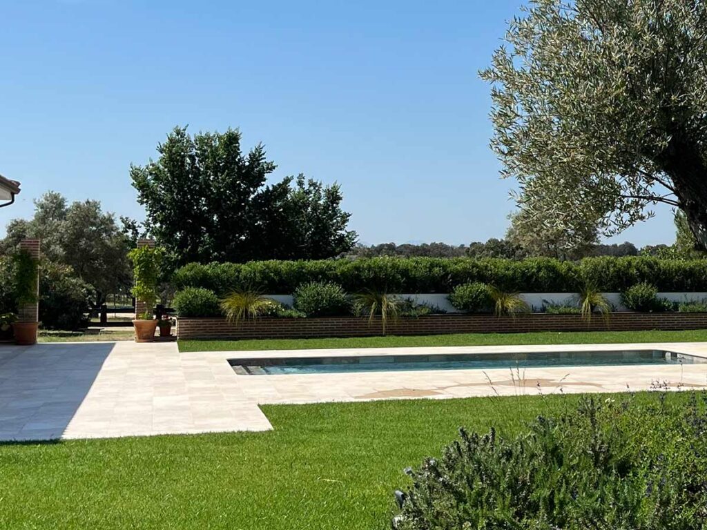 jardin en oropesa finca