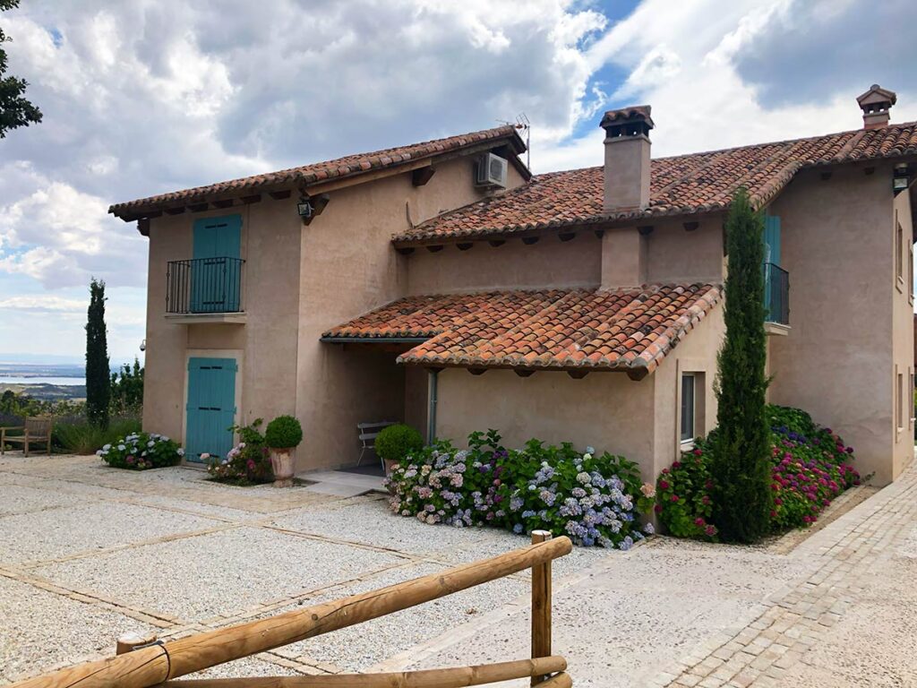 jardin finca en la vera jardines integrados en la naturaleza