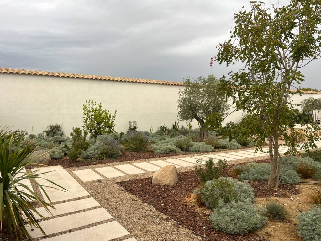 jardin urbano calera y chozas