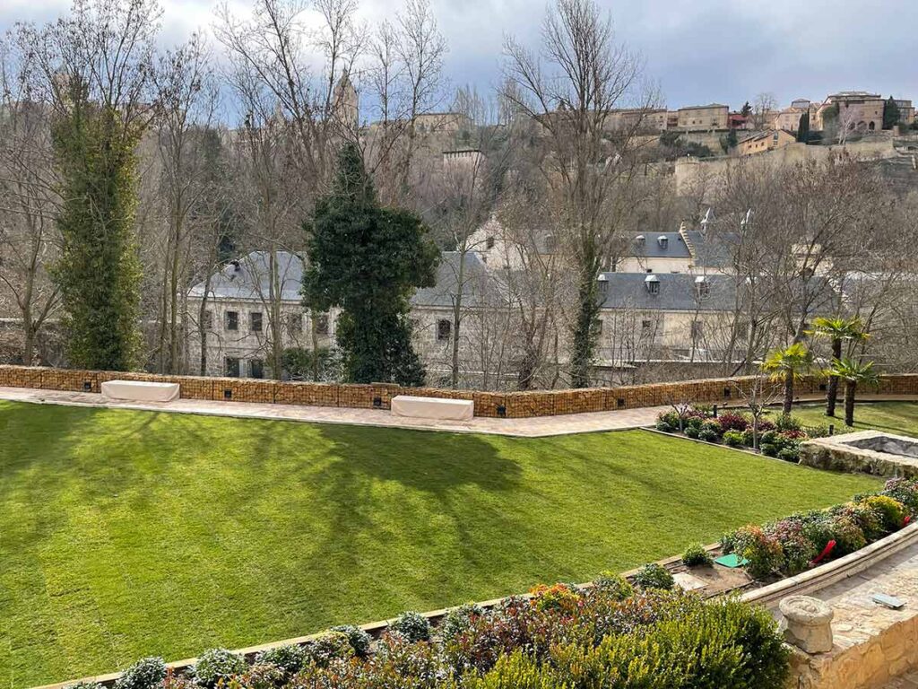 proyecto ajardinamiento con muralla en segovia