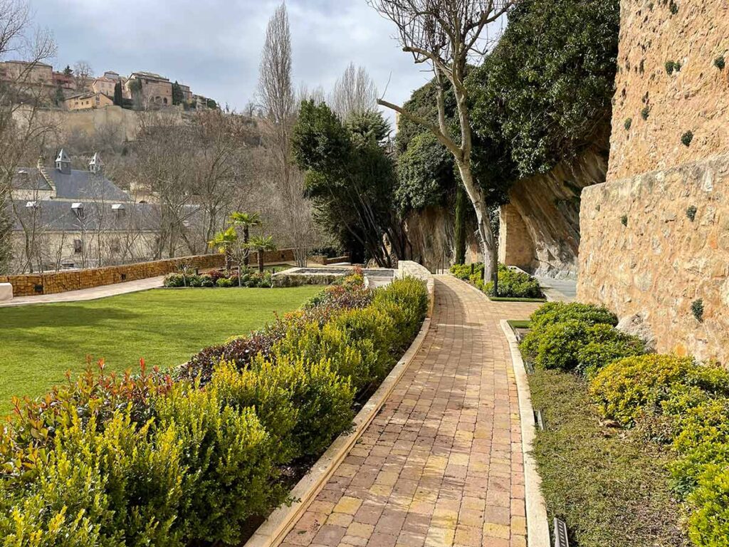 proyecto ajardinamiento con muralla en segovia