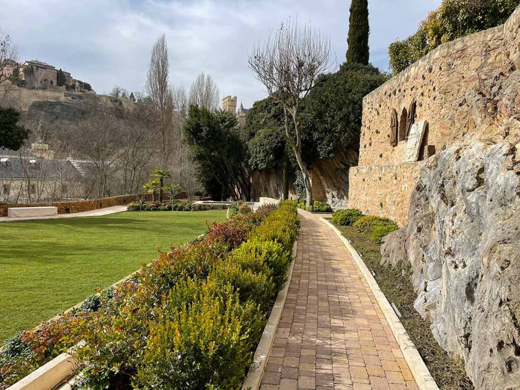 proyecto ajardinamiento con muralla en segovia